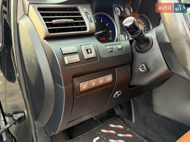 Черный Лексус ЛХ, объемом двигателя 5.7 л и пробегом 443 тыс. км за 26800 $, фото 32 на Automoto.ua