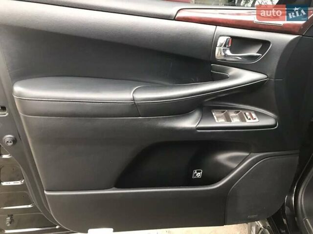 Черный Лексус ЛХ, объемом двигателя 5.7 л и пробегом 197 тыс. км за 39000 $, фото 9 на Automoto.ua