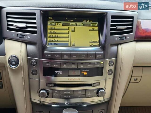Черный Лексус ЛХ, объемом двигателя 5.66 л и пробегом 238 тыс. км за 25700 $, фото 35 на Automoto.ua