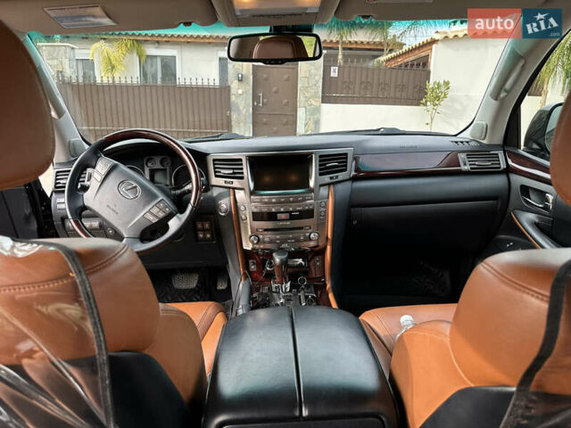 Черный Лексус ЛХ, объемом двигателя 5.66 л и пробегом 151 тыс. км за 39500 $, фото 11 на Automoto.ua