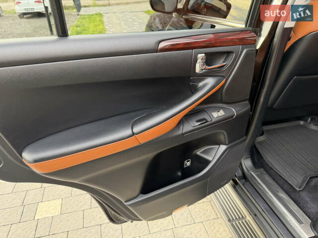 Черный Лексус ЛХ, объемом двигателя 5.7 л и пробегом 443 тыс. км за 26800 $, фото 37 на Automoto.ua