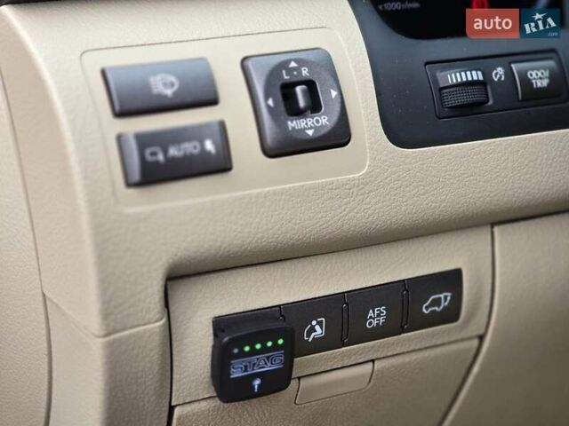 Черный Лексус ЛХ, объемом двигателя 5.66 л и пробегом 238 тыс. км за 25700 $, фото 14 на Automoto.ua