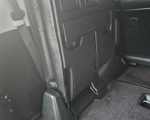 Черный Лексус ЛХ, объемом двигателя 5.66 л и пробегом 220 тыс. км за 29500 $, фото 33 на Automoto.ua