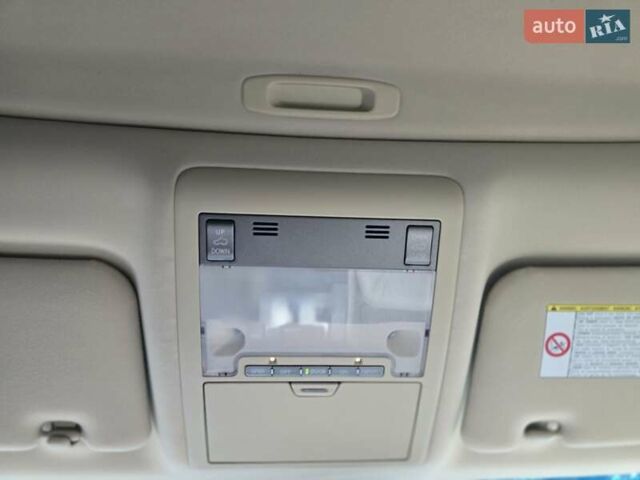 Черный Лексус ЛХ, объемом двигателя 5.66 л и пробегом 238 тыс. км за 25700 $, фото 21 на Automoto.ua