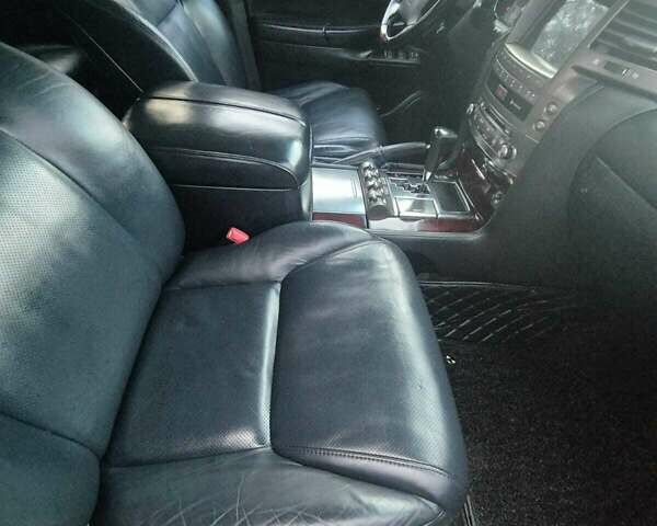 Черный Лексус ЛХ, объемом двигателя 5.66 л и пробегом 220 тыс. км за 29500 $, фото 24 на Automoto.ua