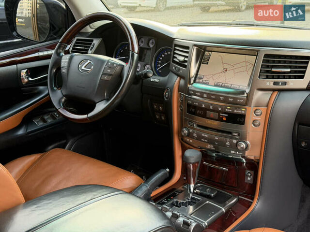 Черный Лексус ЛХ, объемом двигателя 5.7 л и пробегом 443 тыс. км за 26800 $, фото 55 на Automoto.ua