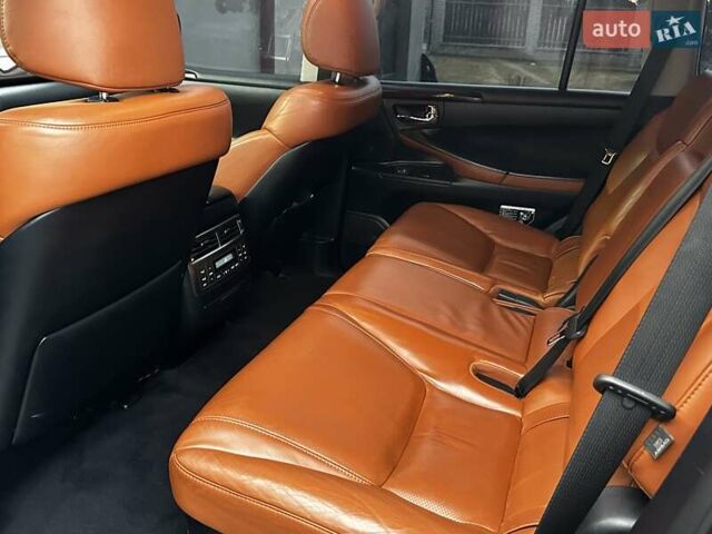 Черный Лексус ЛХ, объемом двигателя 5.66 л и пробегом 225 тыс. км за 30000 $, фото 45 на Automoto.ua