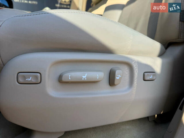 Чорний Лексус ЛХ, об'ємом двигуна 5.66 л та пробігом 106 тис. км за 37999 $, фото 20 на Automoto.ua