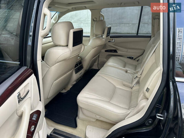 Черный Лексус ЛХ, объемом двигателя 5.66 л и пробегом 152 тыс. км за 37800 $, фото 23 на Automoto.ua