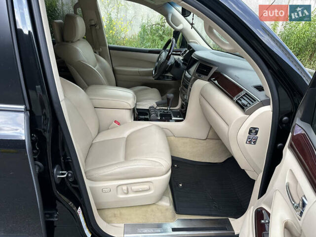 Черный Лексус ЛХ, объемом двигателя 5.66 л и пробегом 152 тыс. км за 37800 $, фото 26 на Automoto.ua