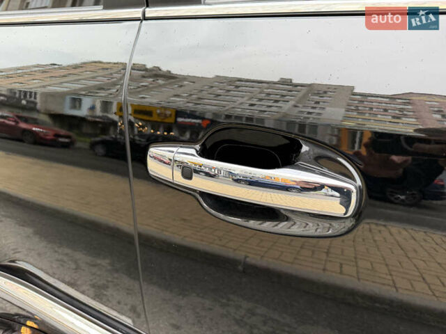 Черный Лексус ЛХ, объемом двигателя 5.7 л и пробегом 88 тыс. км за 47000 $, фото 20 на Automoto.ua