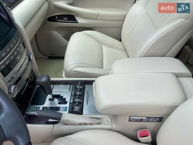Черный Лексус ЛХ, объемом двигателя 5.7 л и пробегом 220 тыс. км за 35800 $, фото 66 на Automoto.ua