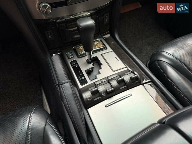 Черный Лексус ЛХ, объемом двигателя 5.7 л и пробегом 88 тыс. км за 47000 $, фото 36 на Automoto.ua