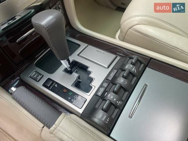 Черный Лексус ЛХ, объемом двигателя 5.7 л и пробегом 220 тыс. км за 35800 $, фото 71 на Automoto.ua