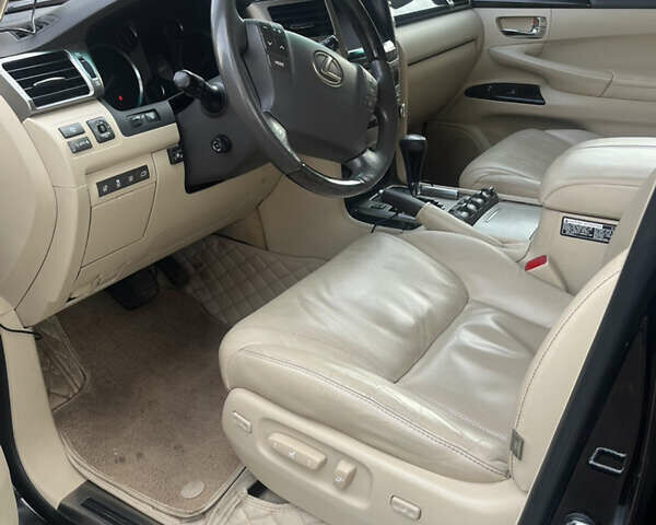 Чорний Лексус ЛХ, об'ємом двигуна 5.66 л та пробігом 214 тис. км за 38500 $, фото 5 на Automoto.ua