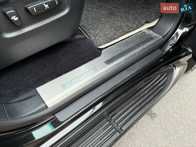 Черный Лексус ЛХ, объемом двигателя 5.7 л и пробегом 88 тыс. км за 47000 $, фото 28 на Automoto.ua