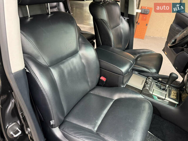 Черный Лексус ЛХ, объемом двигателя 5.7 л и пробегом 88 тыс. км за 47000 $, фото 27 на Automoto.ua