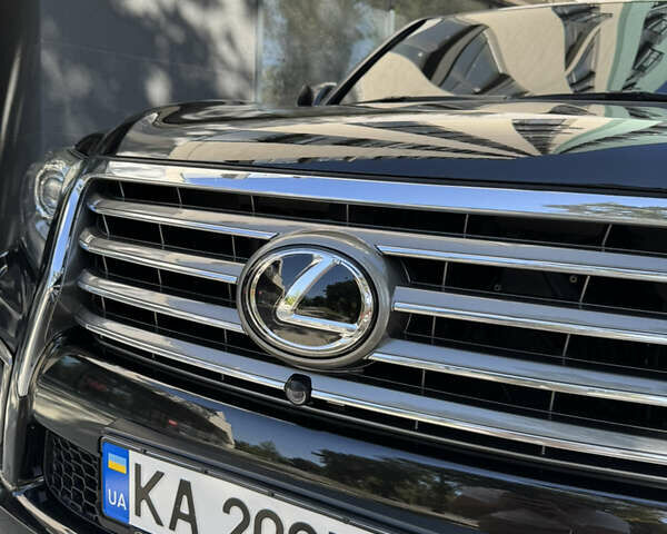 Черный Лексус ЛХ, объемом двигателя 5.66 л и пробегом 245 тыс. км за 34999 $, фото 7 на Automoto.ua