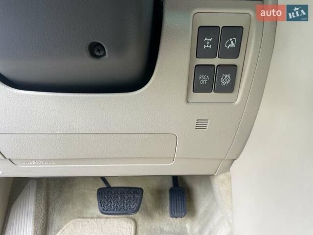 Черный Лексус ЛХ, объемом двигателя 5.7 л и пробегом 220 тыс. км за 35800 $, фото 112 на Automoto.ua