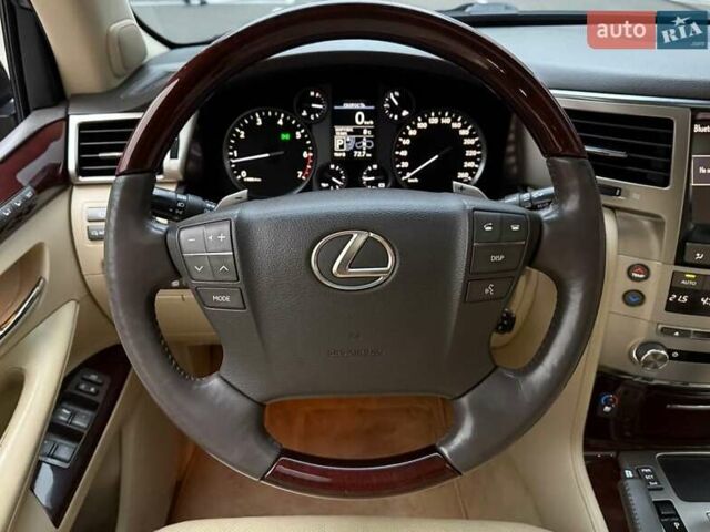 Черный Лексус ЛХ, объемом двигателя 5.66 л и пробегом 285 тыс. км за 32990 $, фото 17 на Automoto.ua