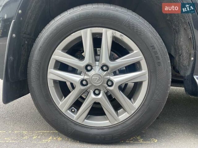 Черный Лексус ЛХ, объемом двигателя 5.7 л и пробегом 220 тыс. км за 35800 $, фото 33 на Automoto.ua