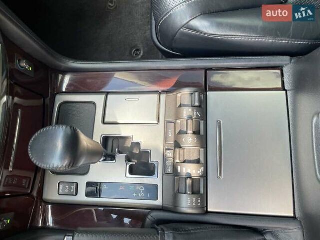 Черный Лексус ЛХ, объемом двигателя 5.7 л и пробегом 154 тыс. км за 32490 $, фото 26 на Automoto.ua