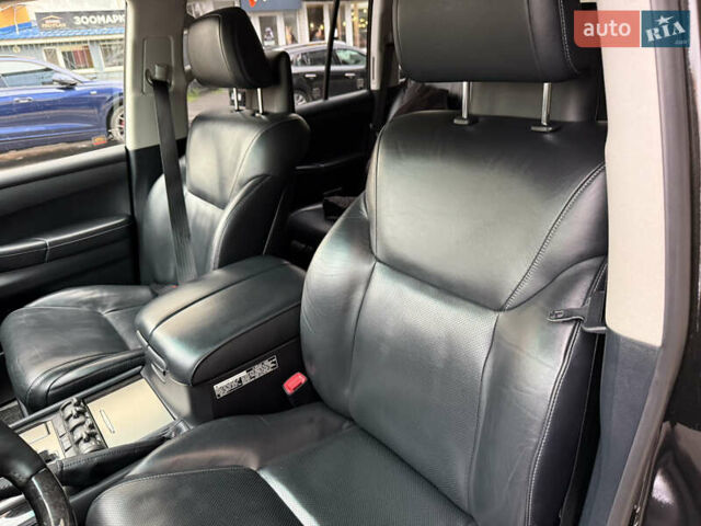 Черный Лексус ЛХ, объемом двигателя 5.7 л и пробегом 88 тыс. км за 47000 $, фото 41 на Automoto.ua