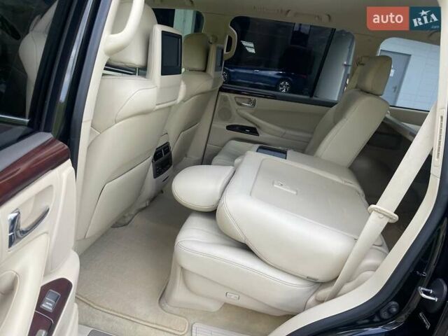 Черный Лексус ЛХ, объемом двигателя 5.7 л и пробегом 220 тыс. км за 35800 $, фото 103 на Automoto.ua