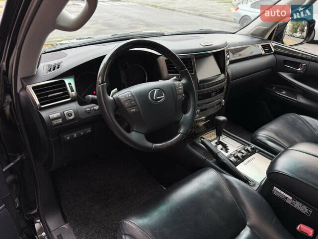 Черный Лексус ЛХ, объемом двигателя 5.7 л и пробегом 88 тыс. км за 47000 $, фото 43 на Automoto.ua