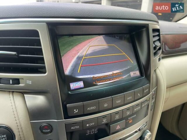Черный Лексус ЛХ, объемом двигателя 5.7 л и пробегом 220 тыс. км за 35800 $, фото 115 на Automoto.ua
