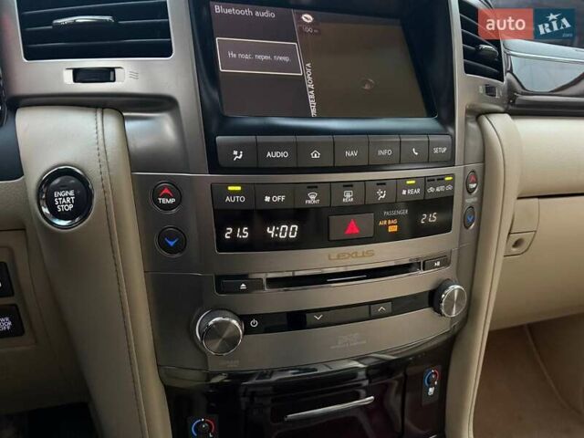 Черный Лексус ЛХ, объемом двигателя 5.66 л и пробегом 285 тыс. км за 32990 $, фото 19 на Automoto.ua