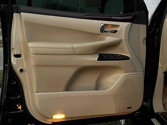 Черный Лексус ЛХ, объемом двигателя 5.7 л и пробегом 192 тыс. км за 33990 $, фото 10 на Automoto.ua