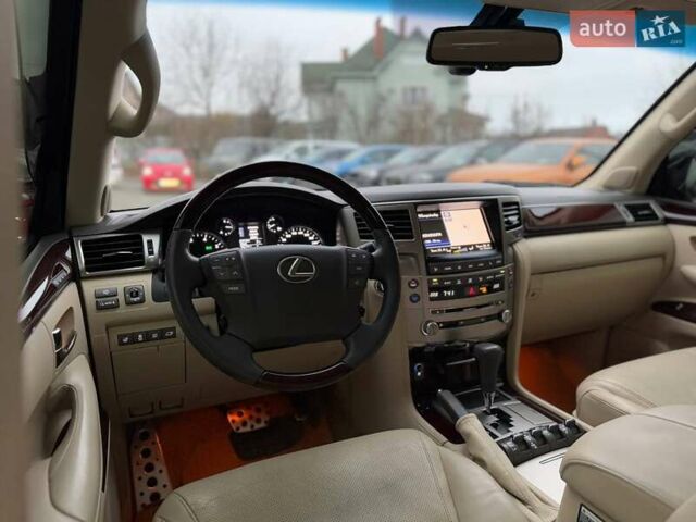 Черный Лексус ЛХ, объемом двигателя 5.66 л и пробегом 225 тыс. км за 39000 $, фото 28 на Automoto.ua