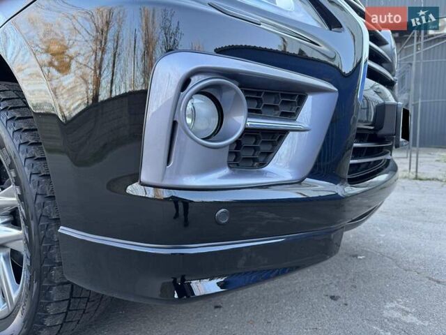 Черный Лексус ЛХ, объемом двигателя 5.7 л и пробегом 185 тыс. км за 36500 $, фото 7 на Automoto.ua