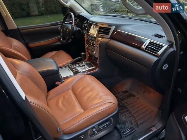 Черный Лексус ЛХ, объемом двигателя 5.66 л и пробегом 238 тыс. км за 34900 $, фото 25 на Automoto.ua