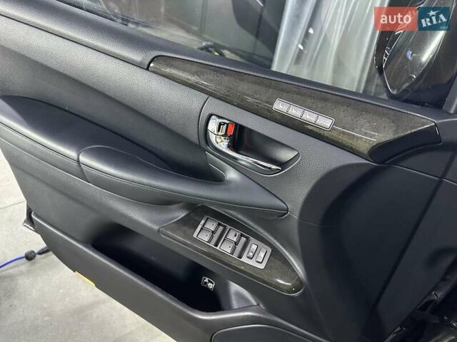 Черный Лексус ЛХ, объемом двигателя 5.66 л и пробегом 222 тыс. км за 49900 $, фото 14 на Automoto.ua