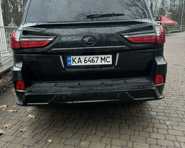 Черный Лексус ЛХ, объемом двигателя 5.7 л и пробегом 188 тыс. км за 43999 $, фото 2 на Automoto.ua