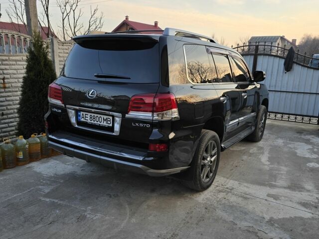 Черный Лексус ЛХ, объемом двигателя 5.7 л и пробегом 170 тыс. км за 45000 $, фото 3 на Automoto.ua