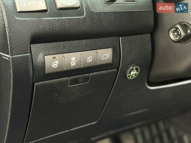 Чорний Лексус ЛХ, об'ємом двигуна 5.66 л та пробігом 184 тис. км за 42000 $, фото 21 на Automoto.ua