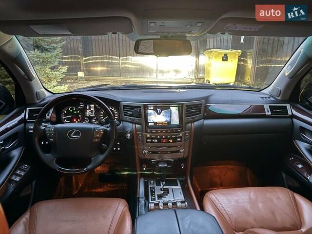 Черный Лексус ЛХ, объемом двигателя 5.66 л и пробегом 238 тыс. км за 34900 $, фото 14 на Automoto.ua