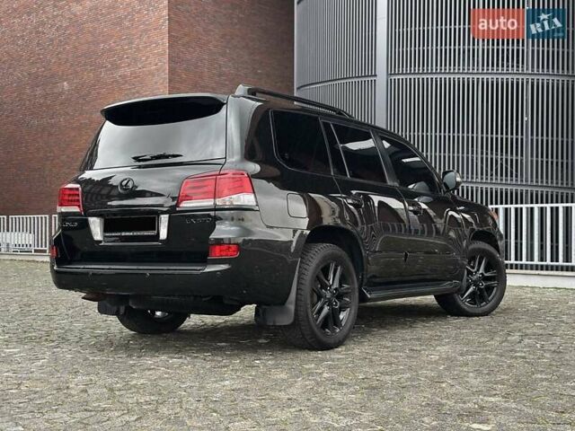 Черный Лексус ЛХ, объемом двигателя 5.66 л и пробегом 79 тыс. км за 42500 $, фото 14 на Automoto.ua