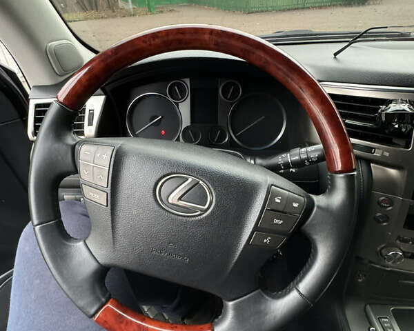 Черный Лексус ЛХ, объемом двигателя 5.7 л и пробегом 188 тыс. км за 43999 $, фото 29 на Automoto.ua