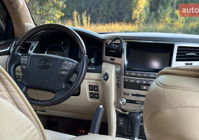 Черный Лексус ЛХ, объемом двигателя 5.66 л и пробегом 221 тыс. км за 39900 $, фото 6 на Automoto.ua