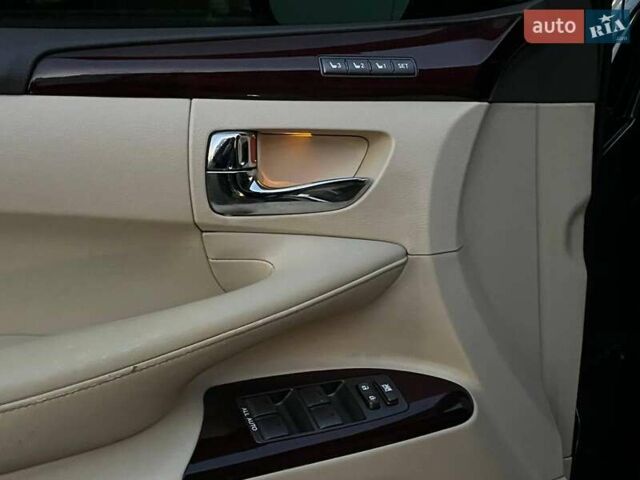 Черный Лексус ЛХ, объемом двигателя 5.7 л и пробегом 192 тыс. км за 33990 $, фото 11 на Automoto.ua