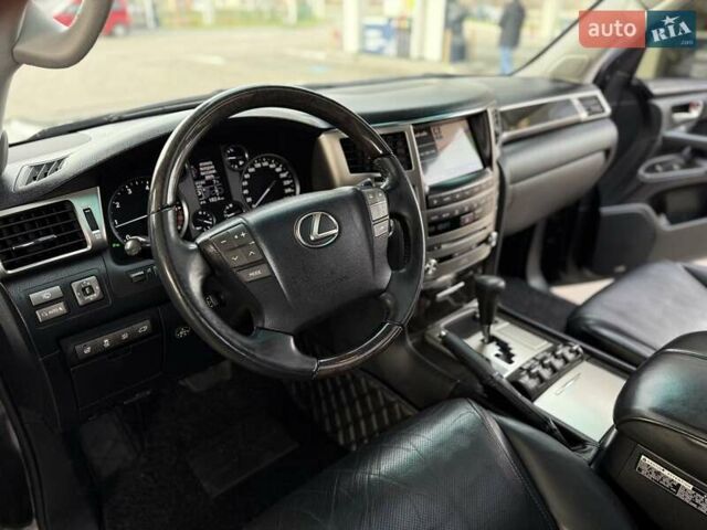 Чорний Лексус ЛХ, об'ємом двигуна 5.66 л та пробігом 184 тис. км за 42000 $, фото 16 на Automoto.ua