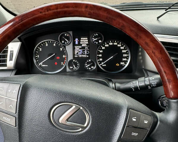 Черный Лексус ЛХ, объемом двигателя 5.7 л и пробегом 188 тыс. км за 43999 $, фото 38 на Automoto.ua
