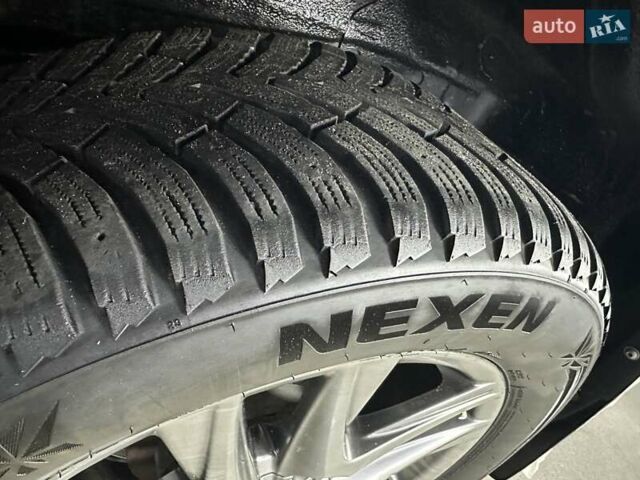 Черный Лексус ЛХ, объемом двигателя 5.66 л и пробегом 222 тыс. км за 49900 $, фото 3 на Automoto.ua