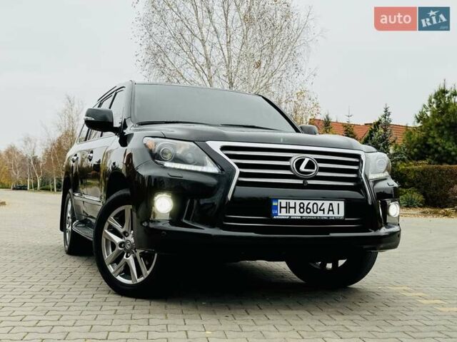 Черный Лексус ЛХ, объемом двигателя 5.66 л и пробегом 176 тыс. км за 35500 $, фото 5 на Automoto.ua