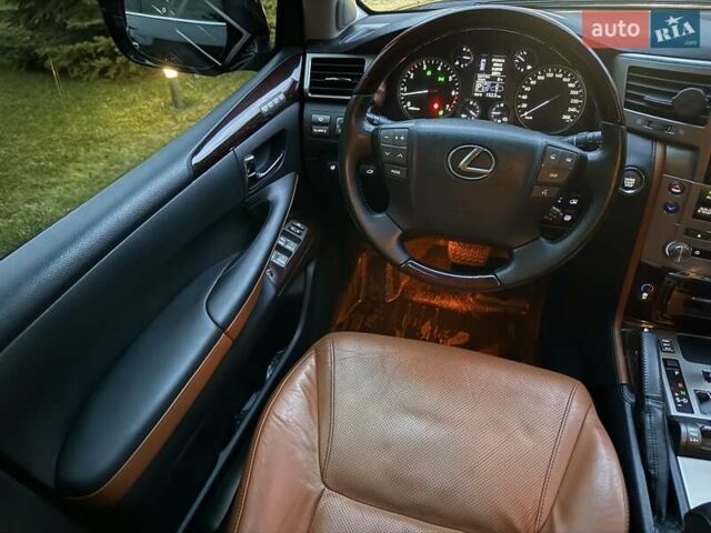 Черный Лексус ЛХ, объемом двигателя 5.66 л и пробегом 238 тыс. км за 34900 $, фото 16 на Automoto.ua