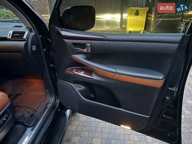 Черный Лексус ЛХ, объемом двигателя 5.66 л и пробегом 238 тыс. км за 34900 $, фото 27 на Automoto.ua